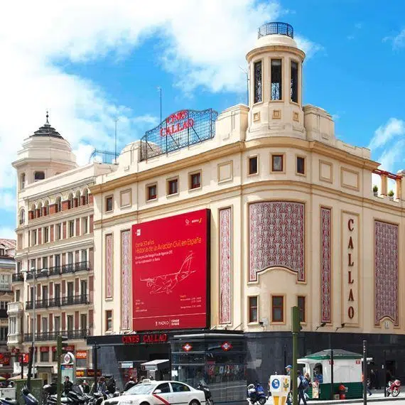 Diseño de cartelería y señalética para exposición de Iberia